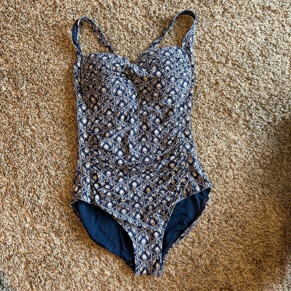 Niptuck Porcelain Joanne Twist Front Design Tummy Control One Piece Suit - Picture 2 of 6